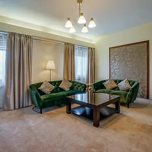  Apartment Lovely - 3 Bdr. Serviced In Old Town